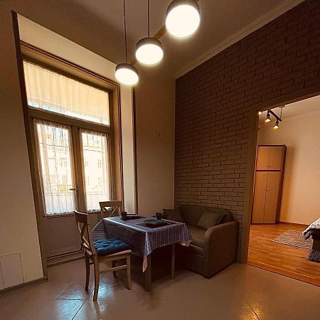 Apart23 Lviv Luaran gambar