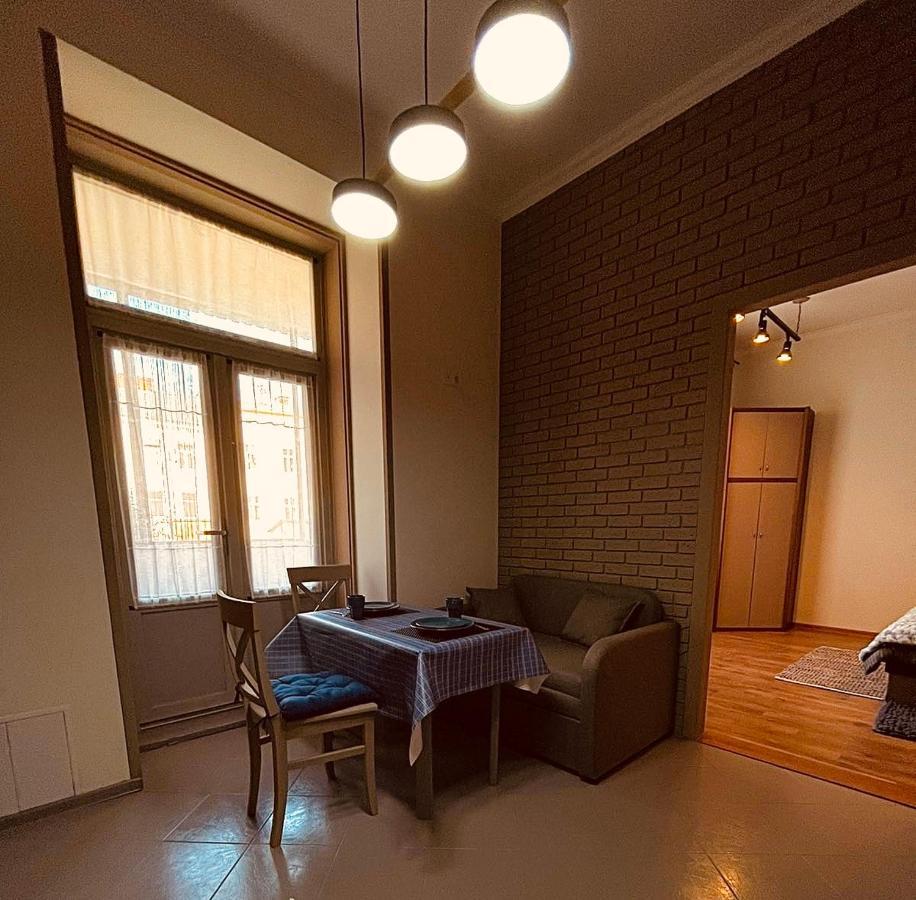 Apart23 Lviv Luaran gambar